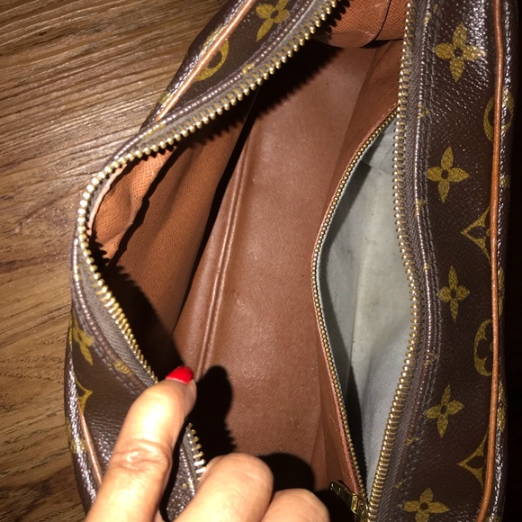 SOLD! Authentic LV Shoulder bag. - Picture 7 of 8